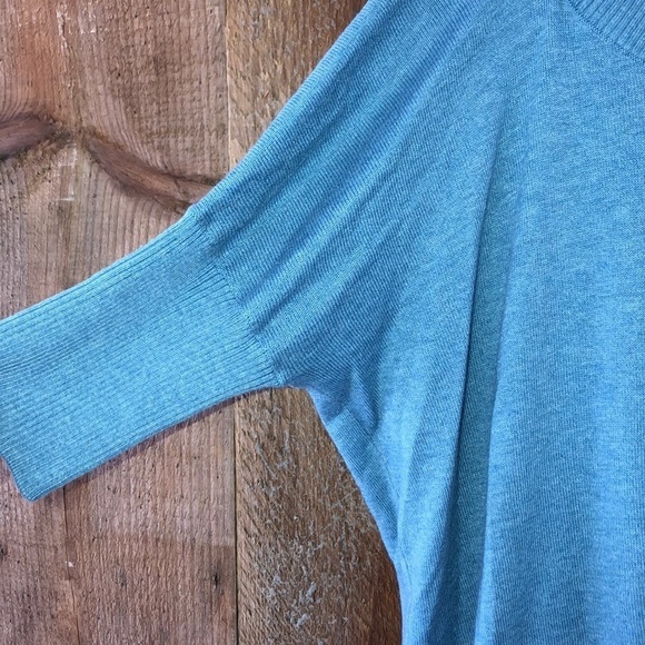 Cabi blue oversized lounge sweater - Picture 3 of 8